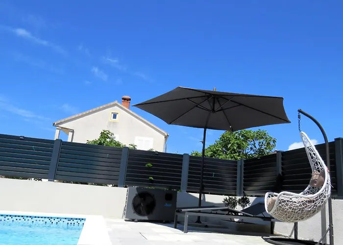 Duplex House Angela With Private Heated Pool Apartment *