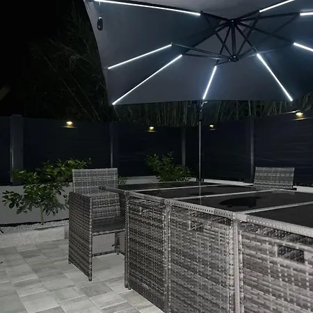 Duplex House Angela With Private Heated Pool 公寓 *