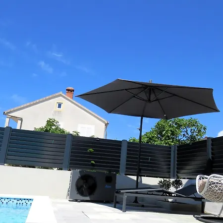 Duplex House Angela With Private Heated Pool 公寓 *