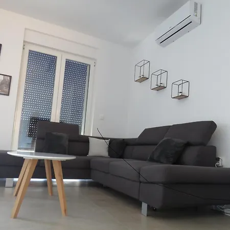 Duplex House Angela With Private Heated Pool Privlaka (Zadar)